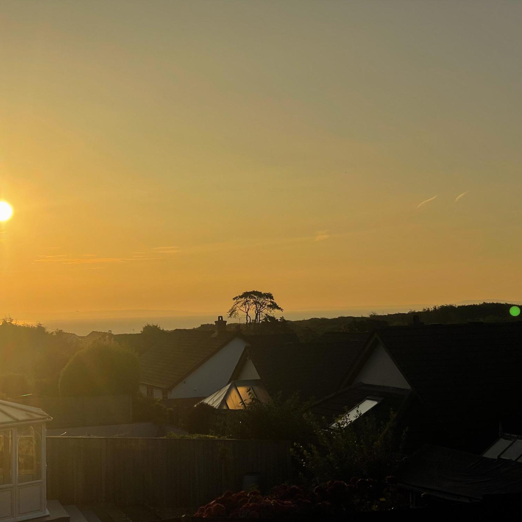 Ser Ar Y Bryn- Lovely Family Home With Garden, Walk To The Village And Beach Saundersfoot Exterior photo
